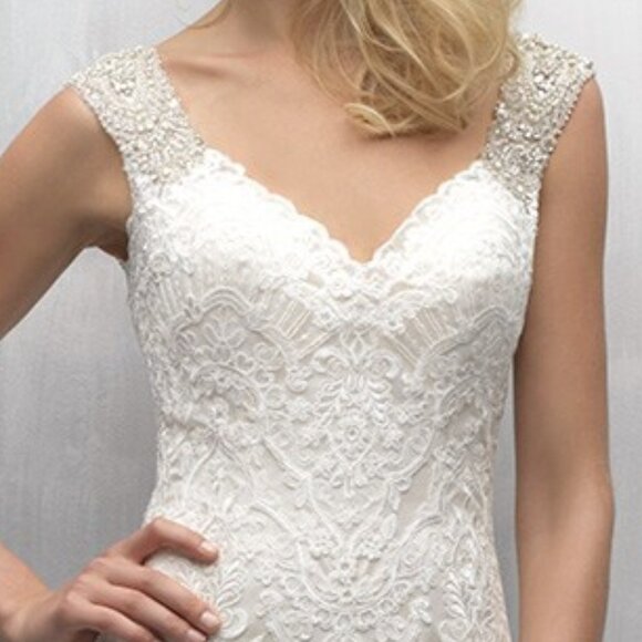 Mermaid Lace-Back Ivory Wedding Dress, BLING Shoulders, Fitted Sexy Fit & Flare - Picture 4 of 12